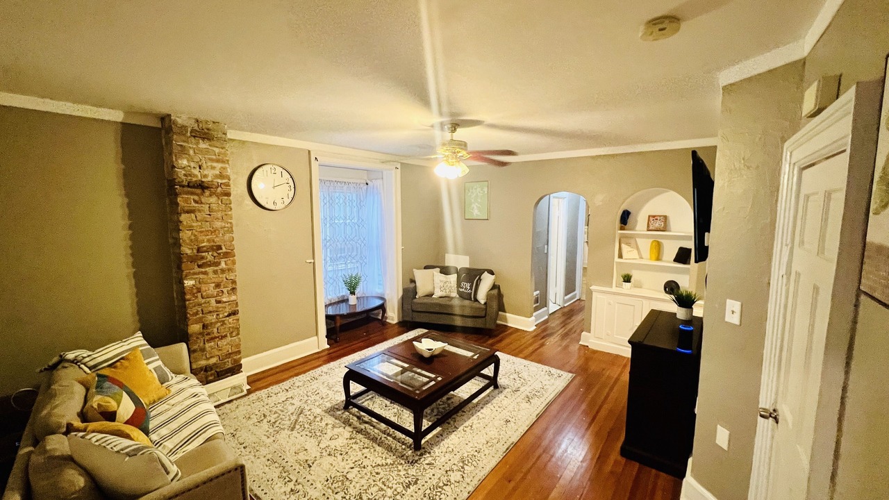 Photo of Livingroom in Albany