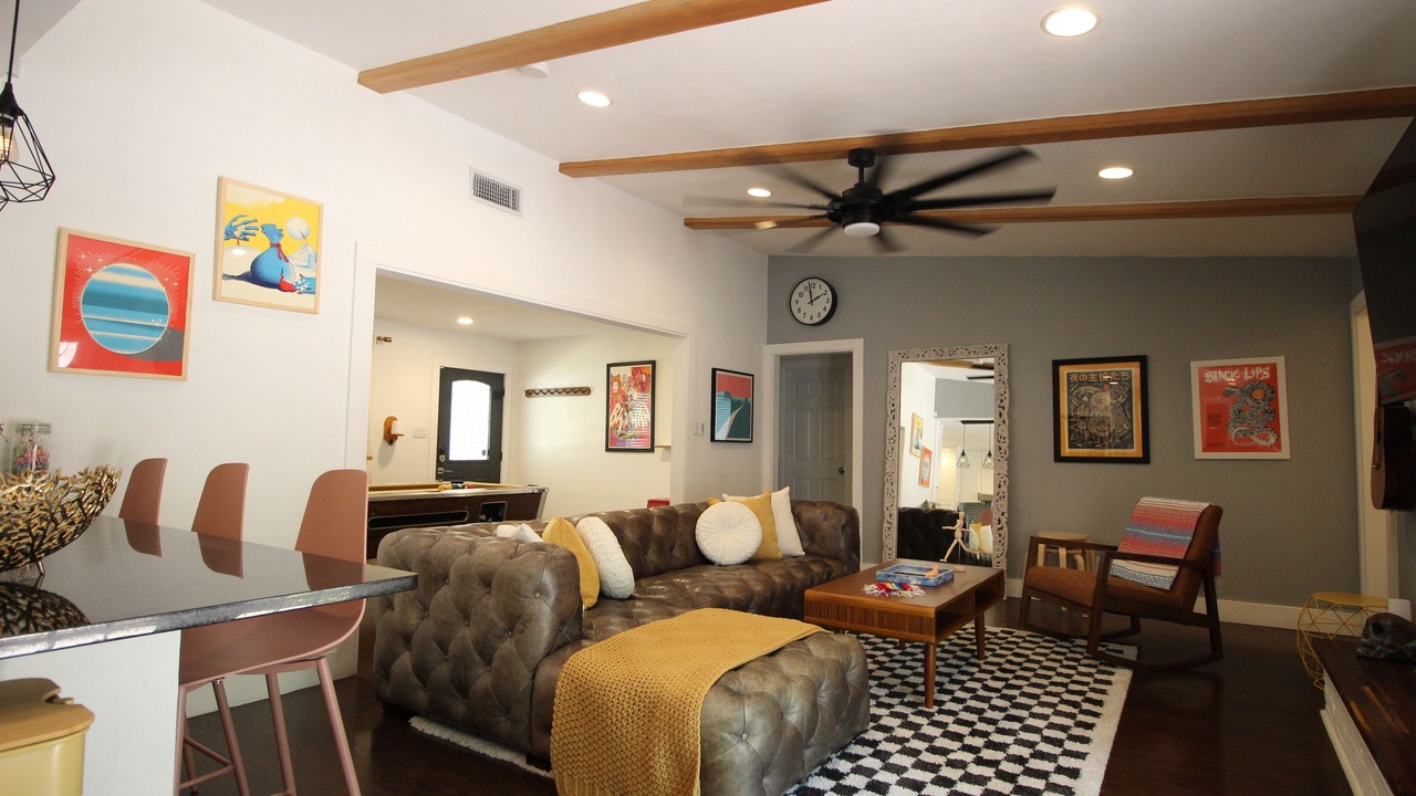 Photo of Livingroom in North Austin Civic Association