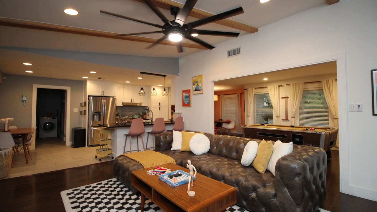 Photo of Livingroom in North Austin Civic Association