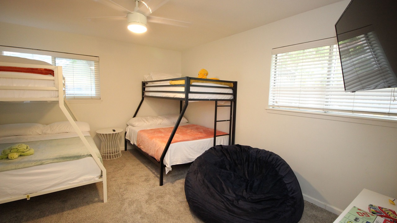 Photo of Bedroom in North Austin Civic Association