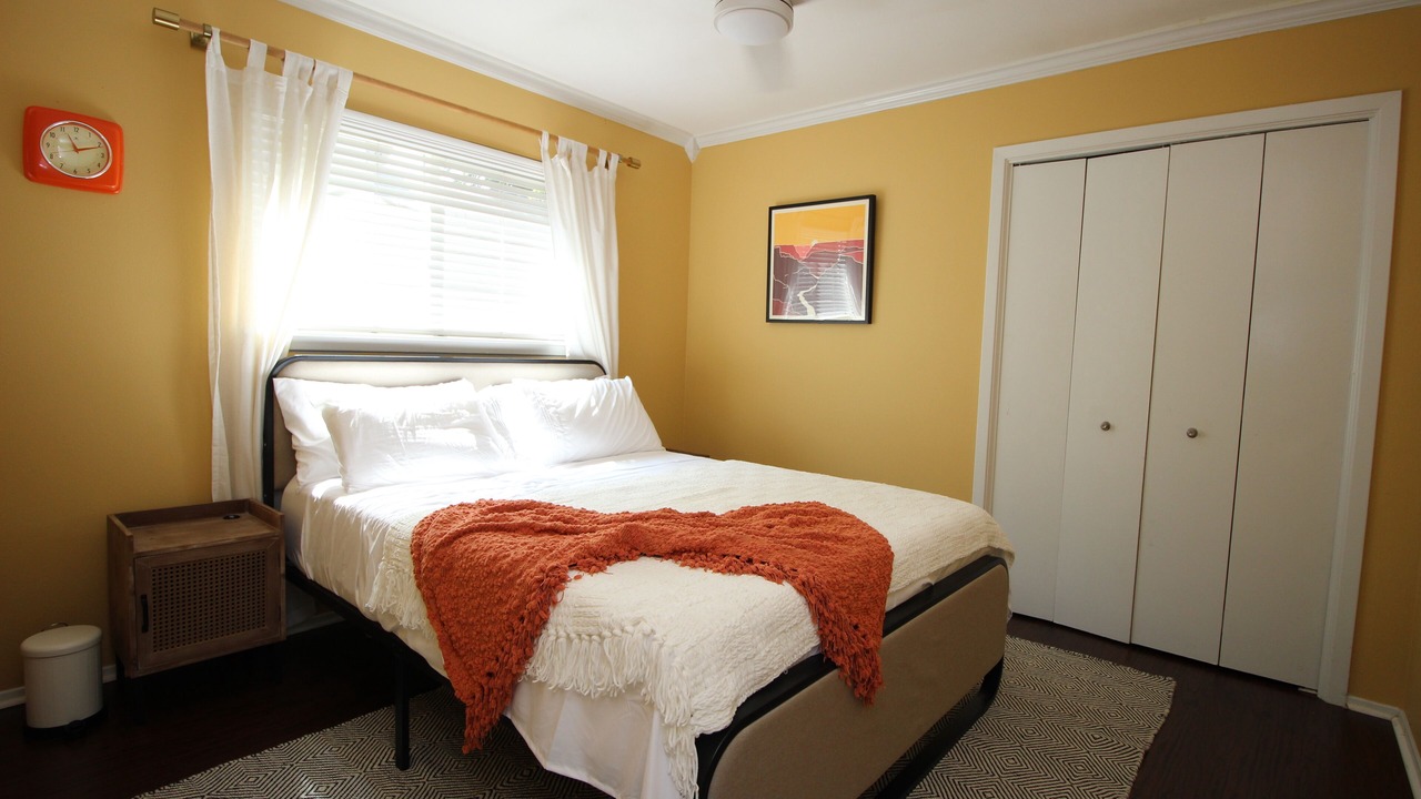 Photo of Bedroom in North Austin Civic Association