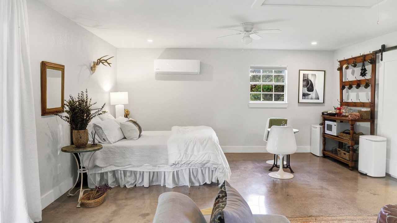 Photo of Bedroom in Round Top