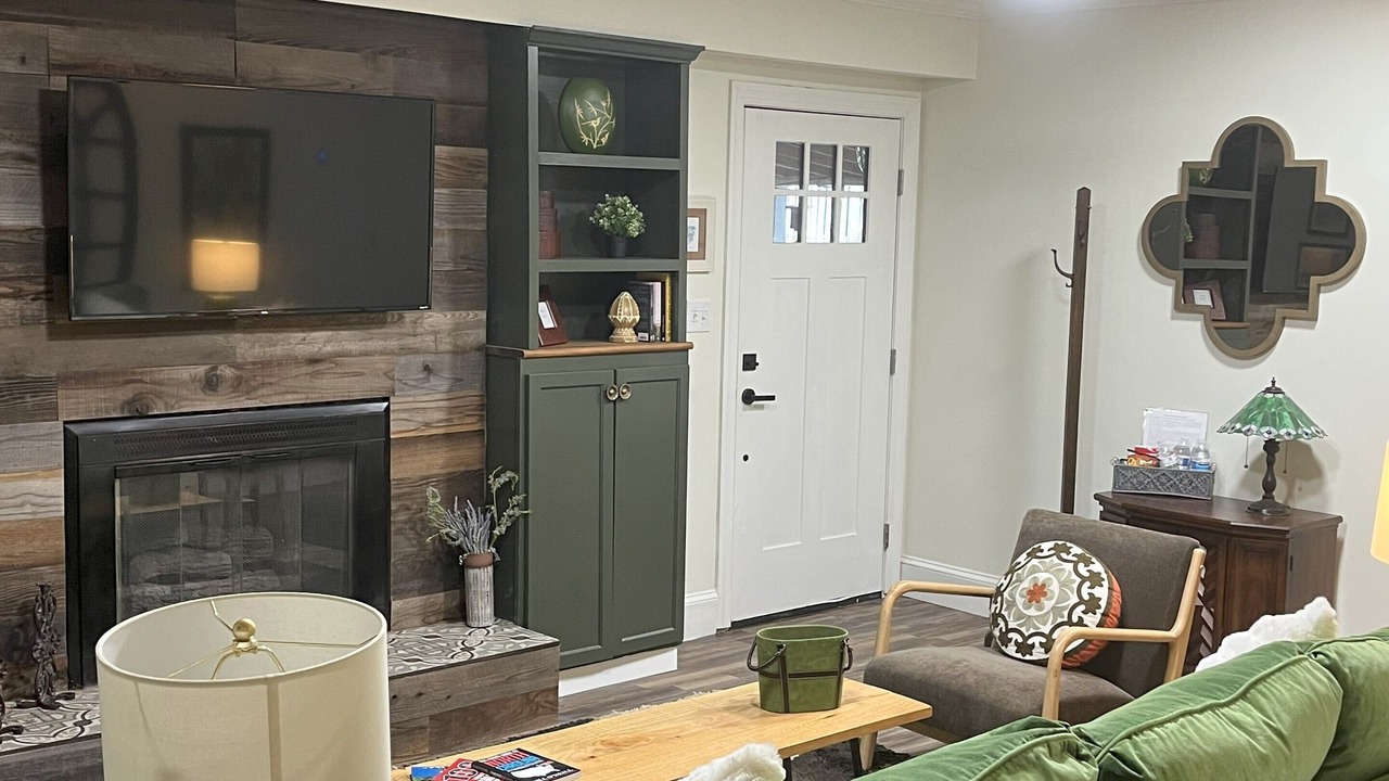 Photo of Livingroom in Southeast Raleigh