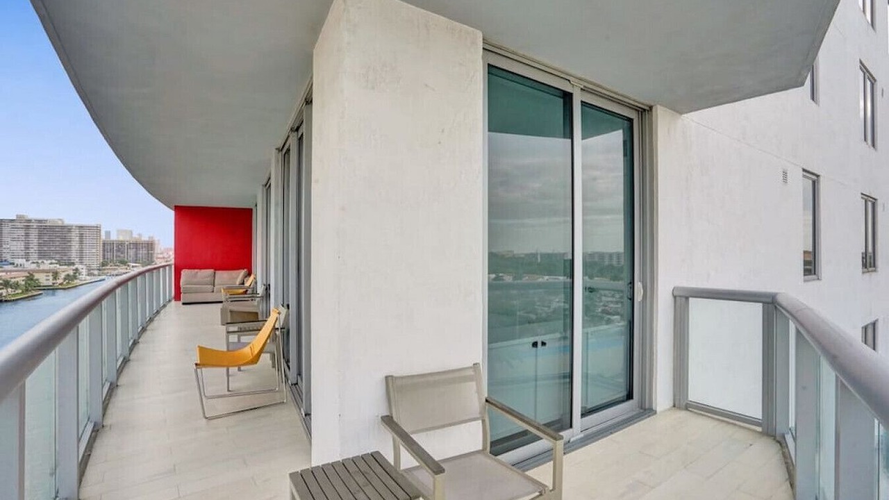 Photo of Outdoor in Hallandale Beach