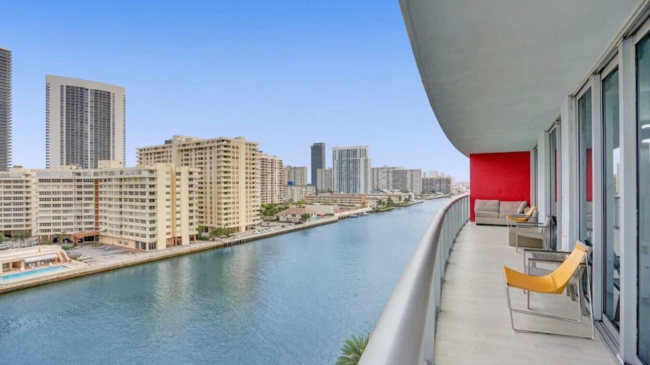 Photo of Outdoor in Hallandale Beach