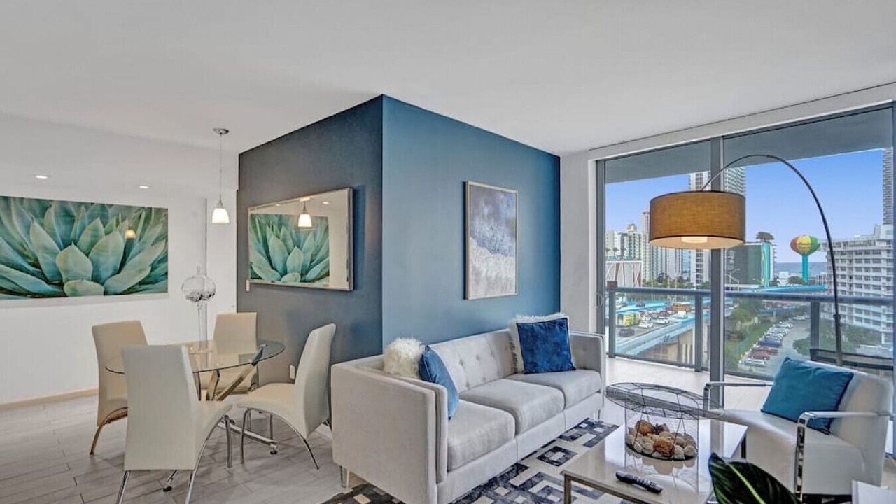 Photo of Livingroom in Hallandale Beach