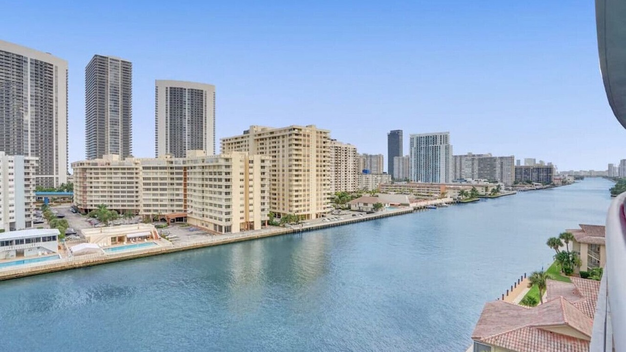 Photo of Outdoor in Hallandale Beach