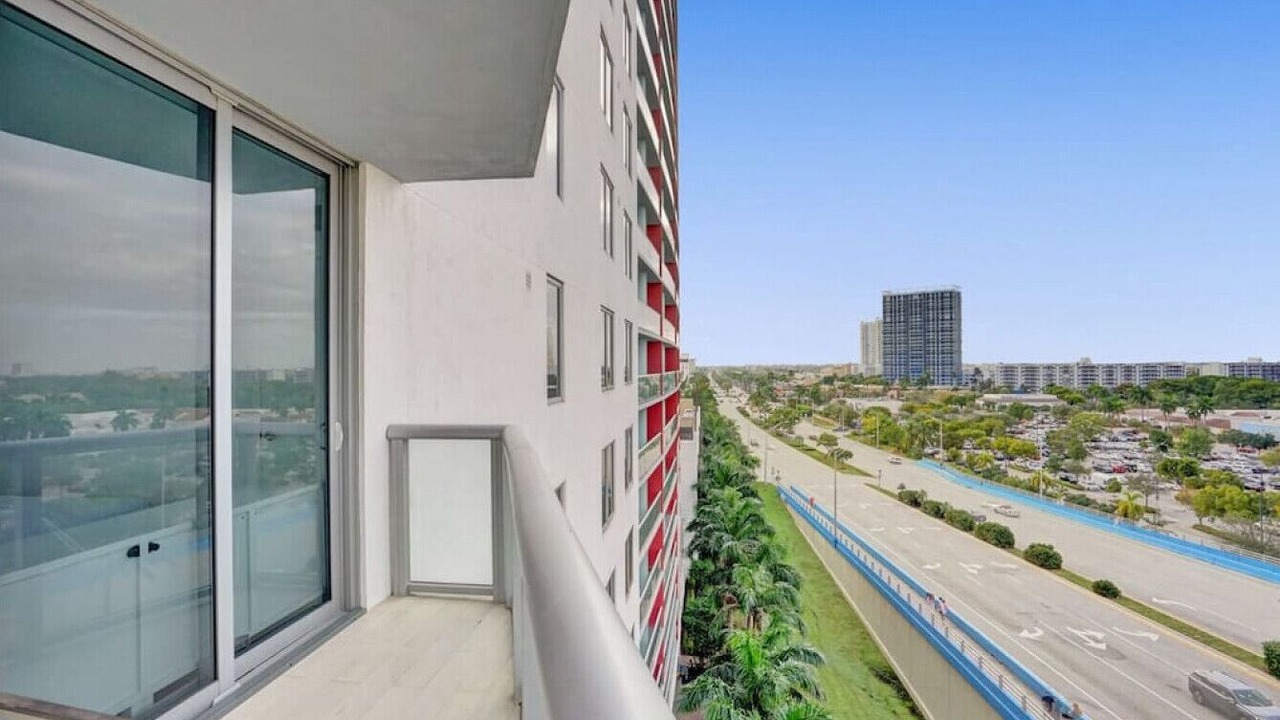 Photo of Outdoor in Hallandale Beach