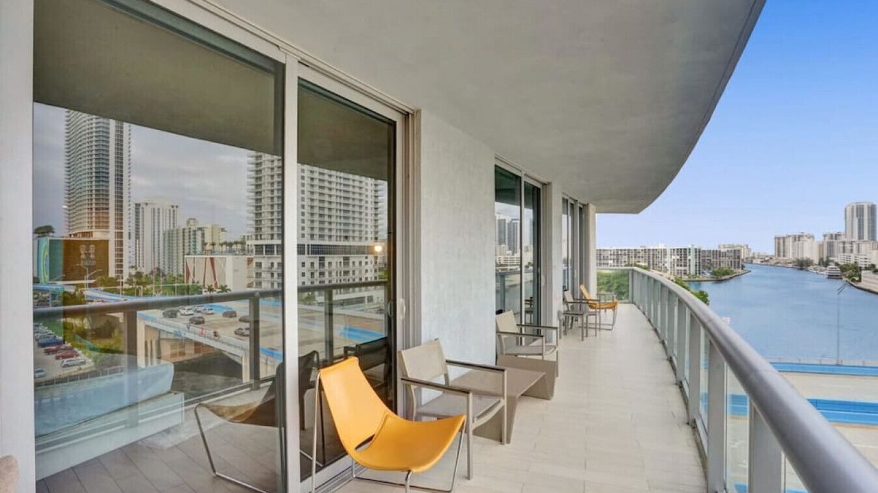 Photo of Outdoor in Hallandale Beach