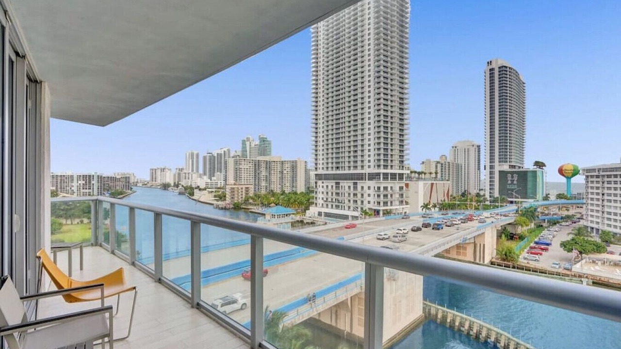 Photo of Outdoor in Hallandale Beach