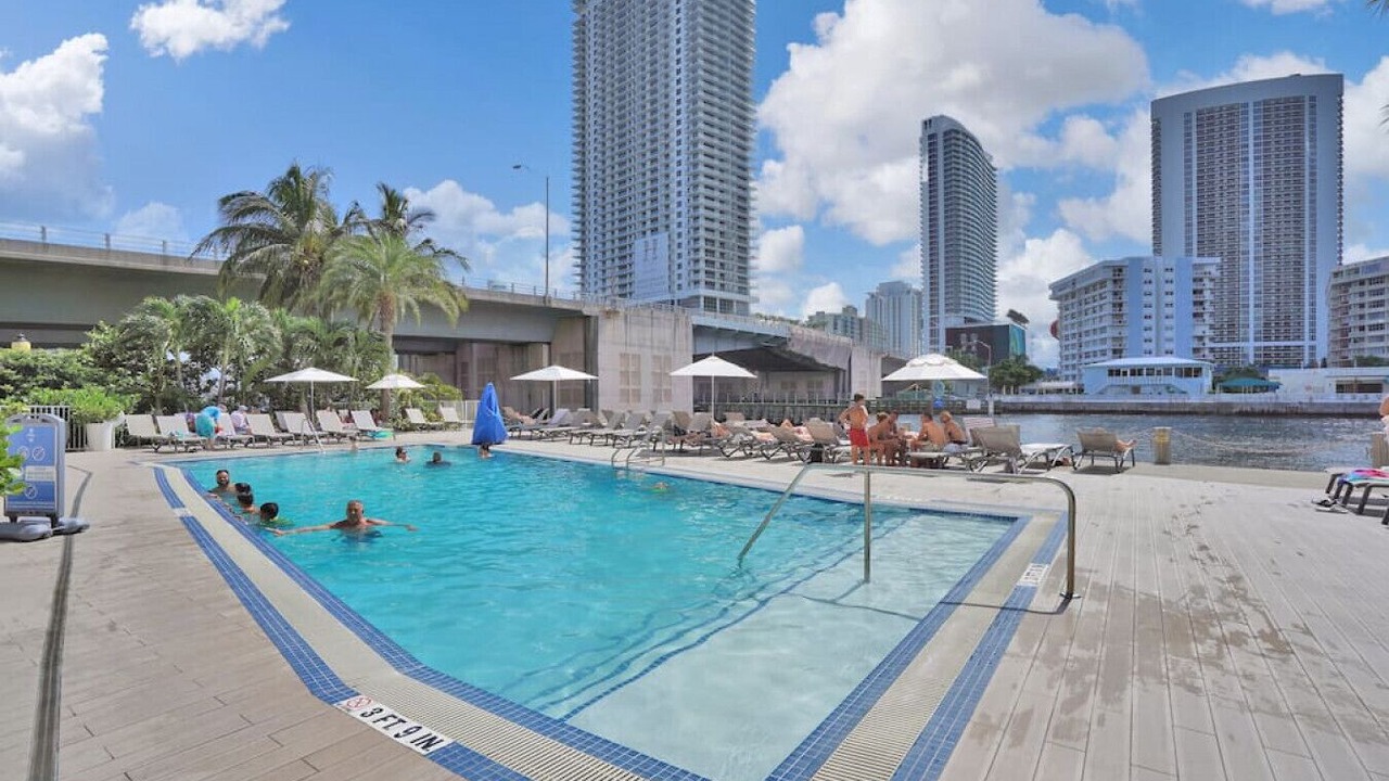 Photo of Outdoor in Hallandale Beach