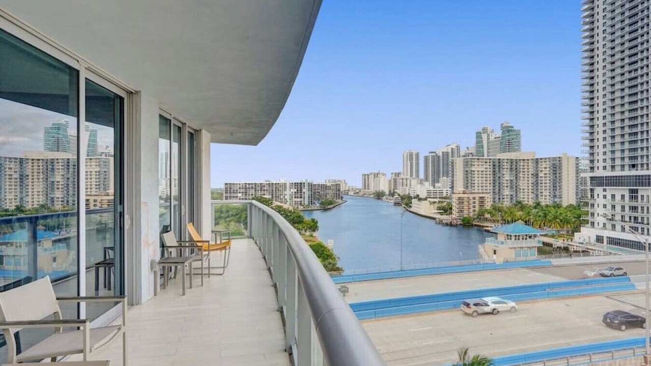 Photo of Outdoor in Hallandale Beach