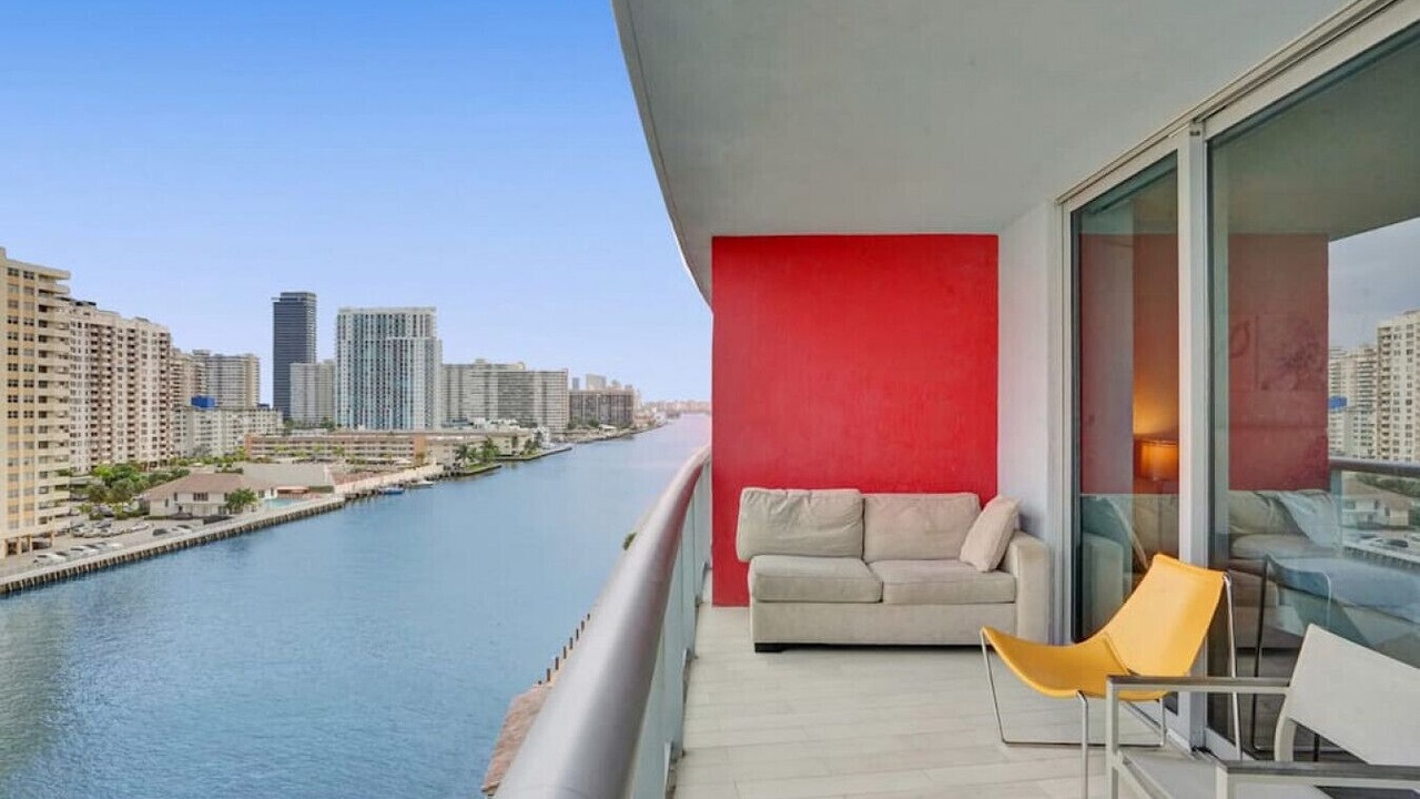 Photo of Outdoor in Hallandale Beach