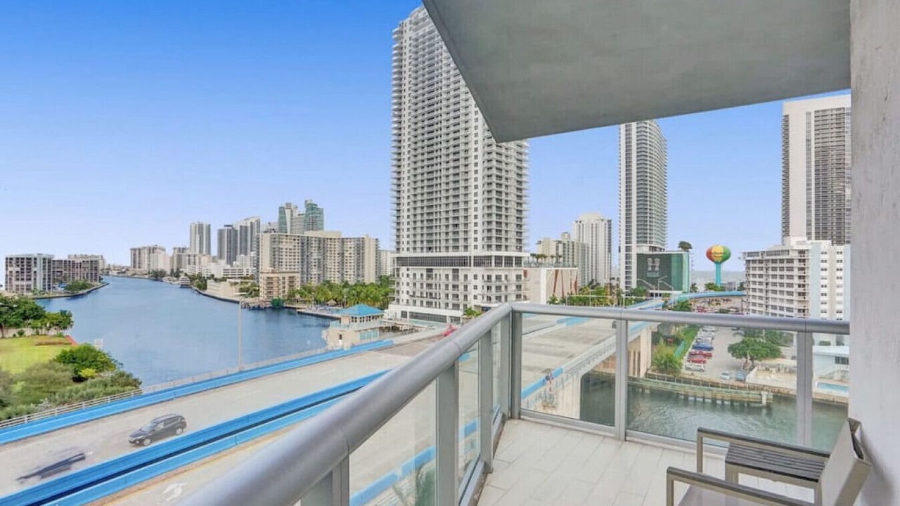 Photo of Outdoor in Hallandale Beach