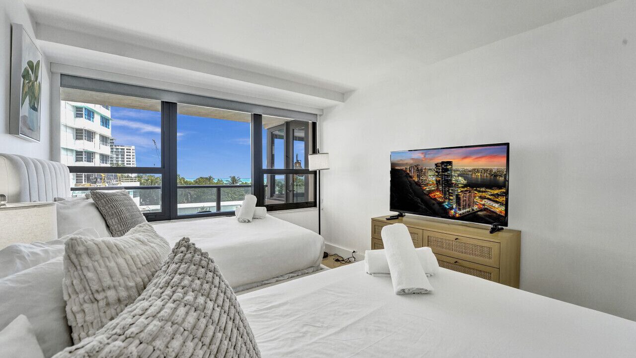 Photo of Bedroom in Mid Beach