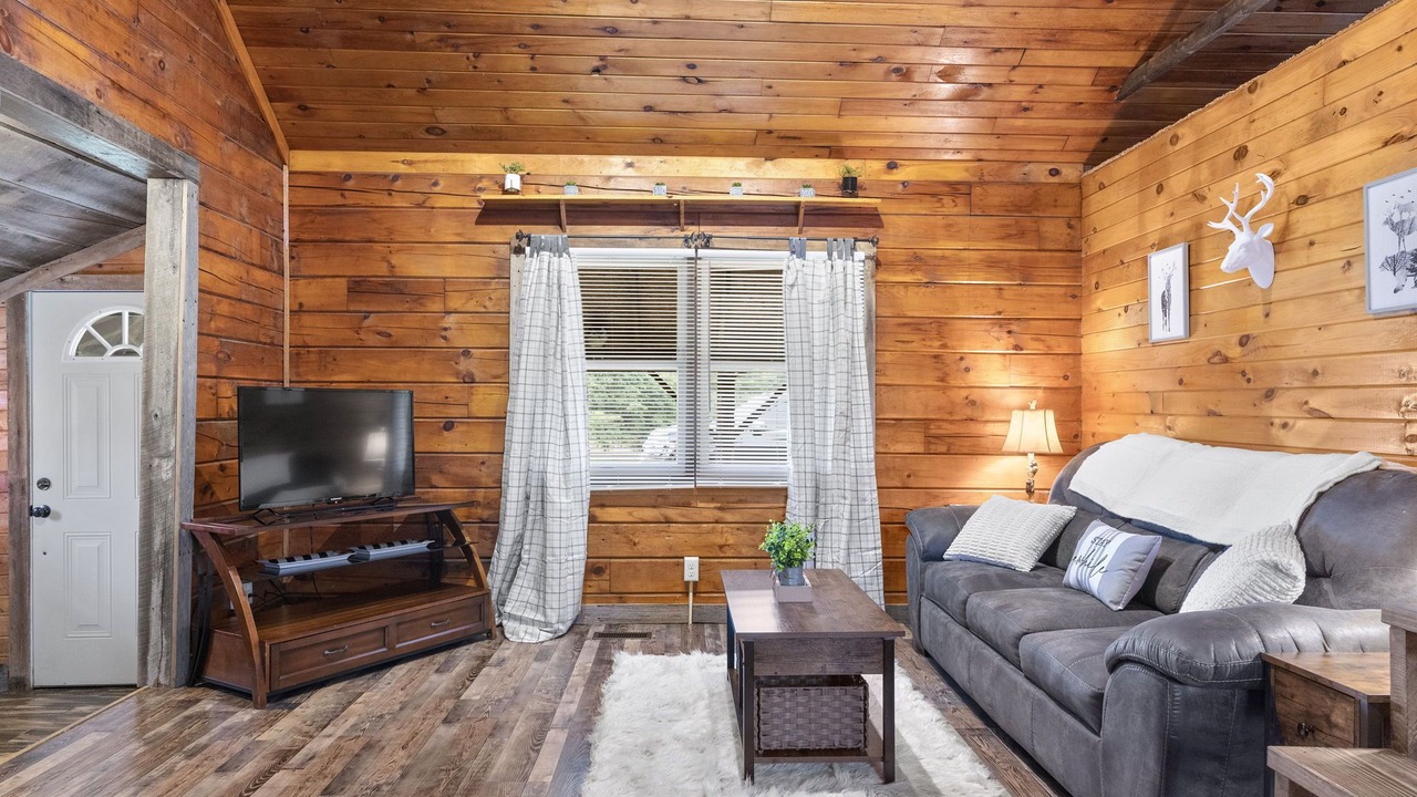 Photo of Livingroom in Milton