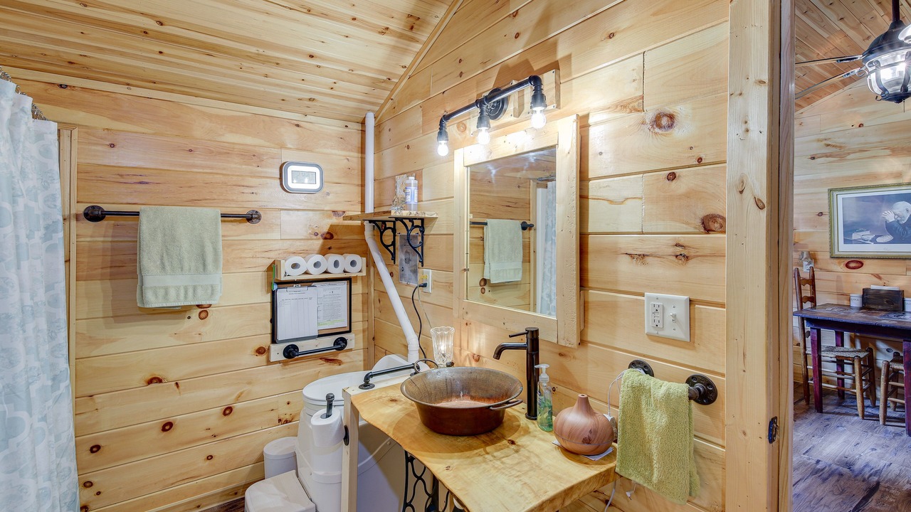 Photo of Bathroom in Bean Station