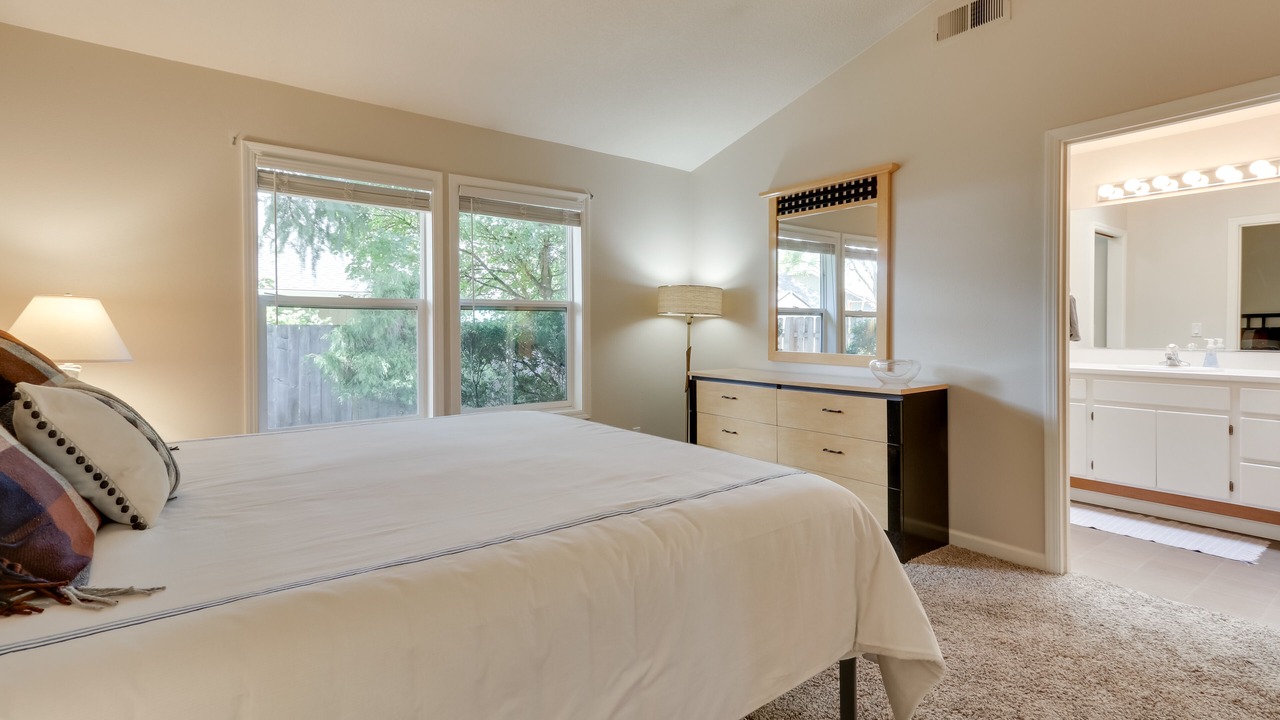 Photo of Bedroom in Sherwood - Tualatin North