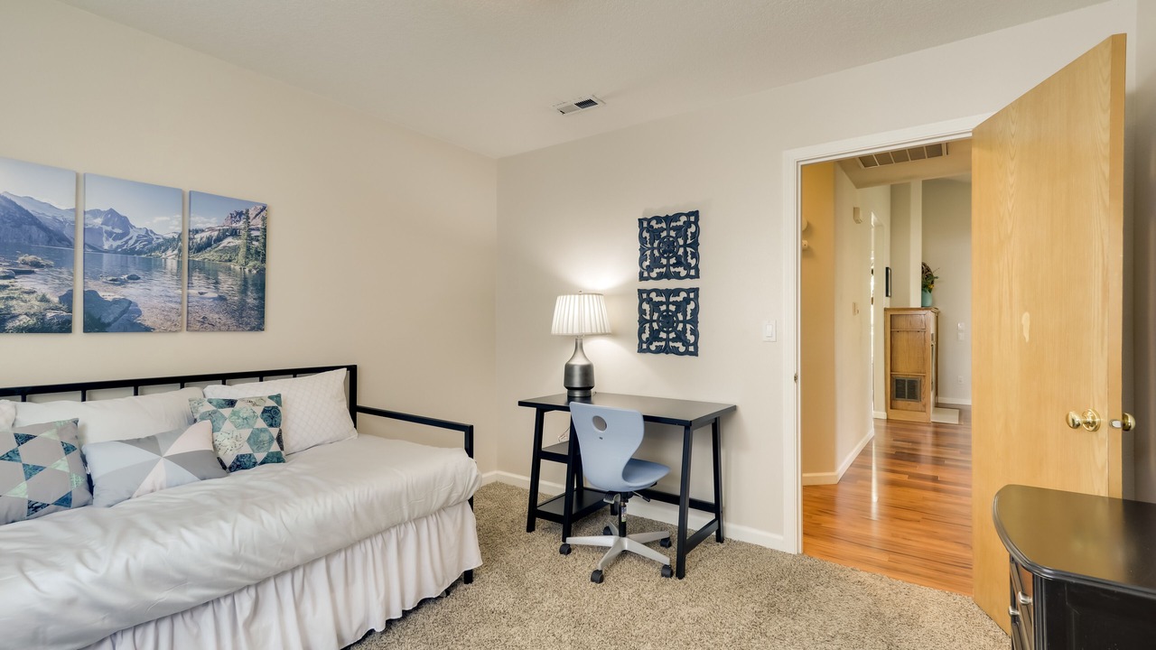 Photo of Bedroom in Sherwood - Tualatin North