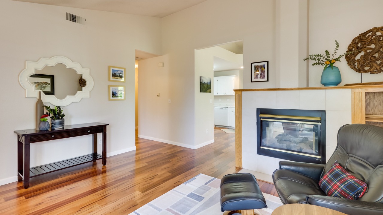 Photo of Livingroom in Sherwood - Tualatin North