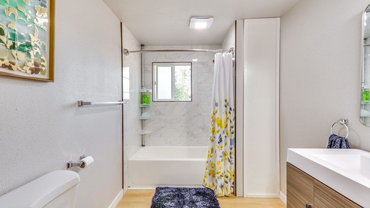 Photo of Bathroom in Centralia - Chehalis