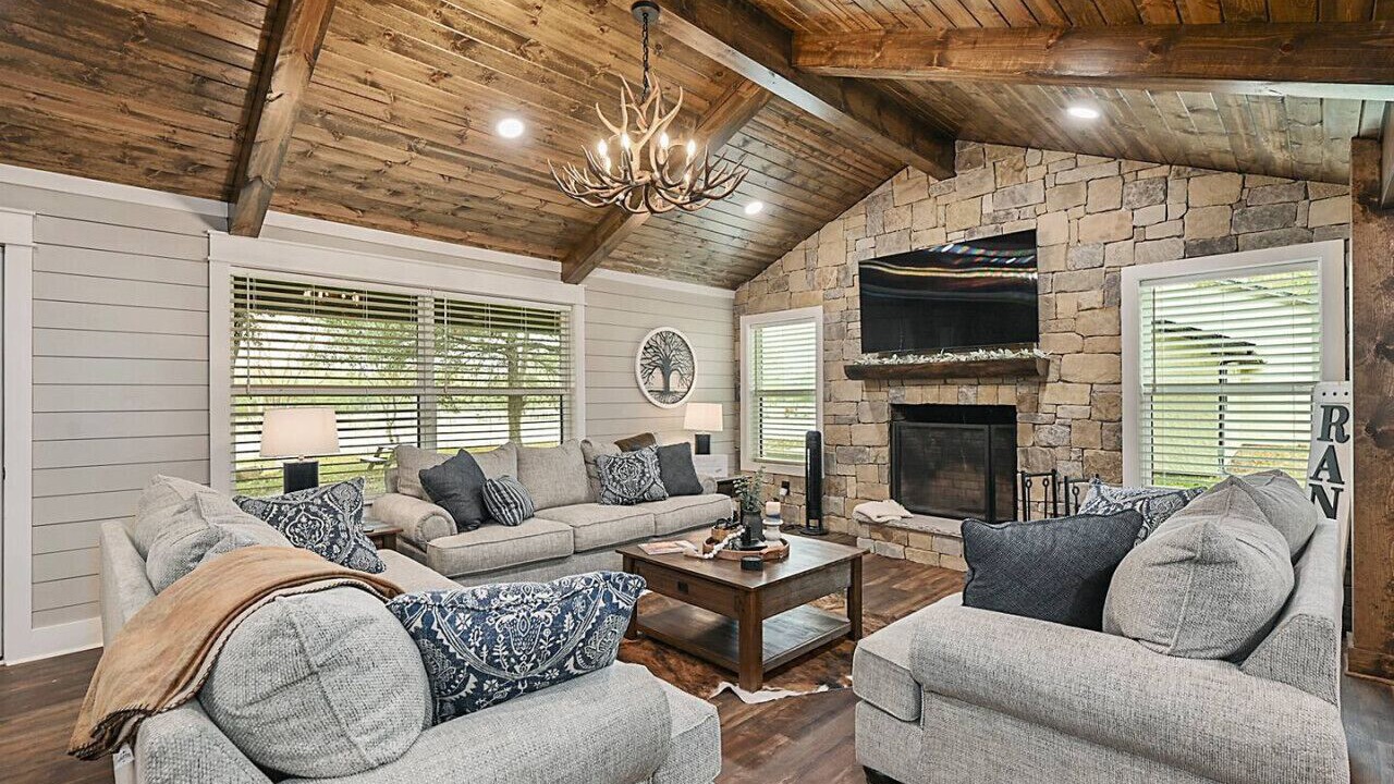 Photo of Livingroom in Bryan