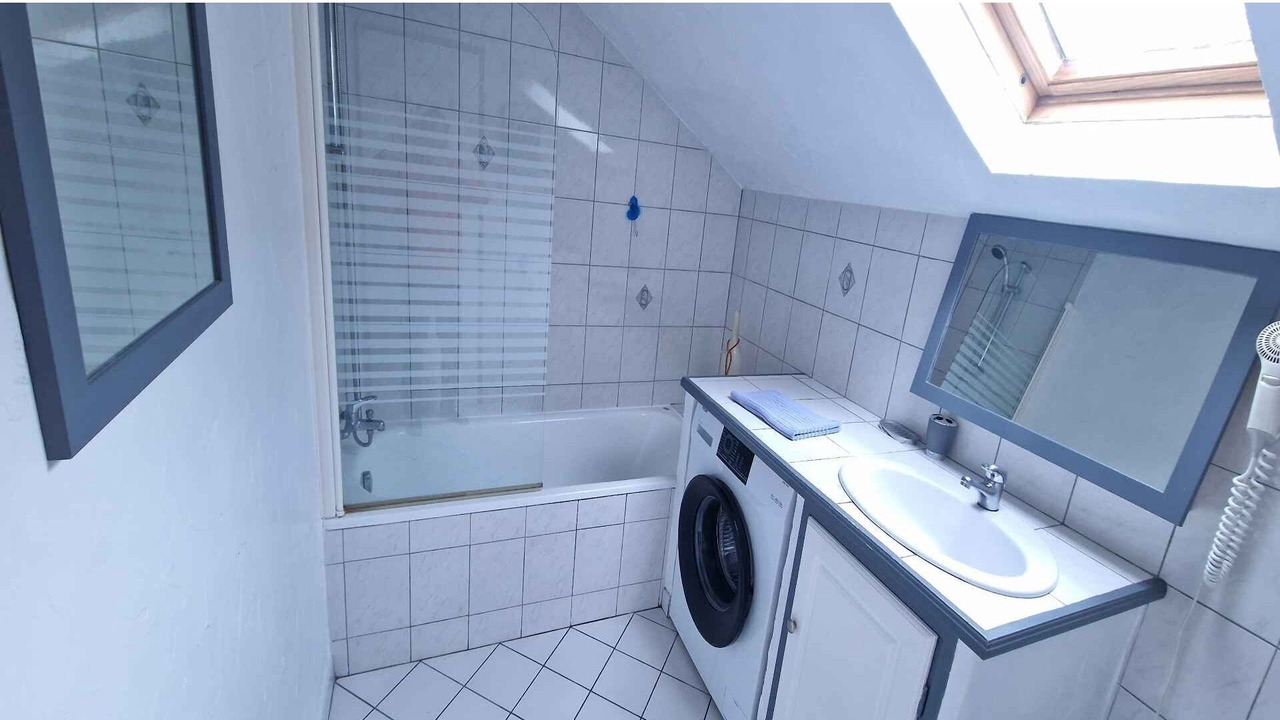 Photo of Bathroom in Geu