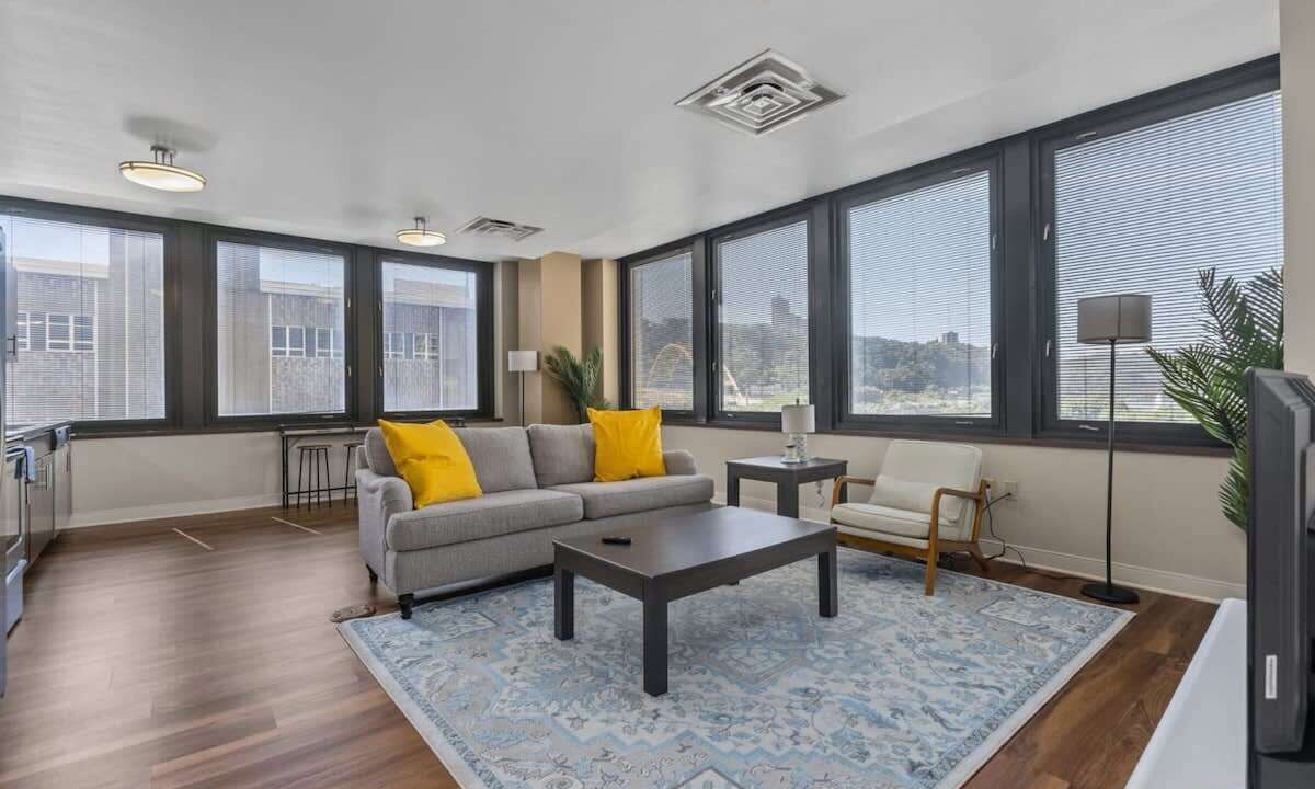 Photo of Livingroom in Downtown Pittsburgh