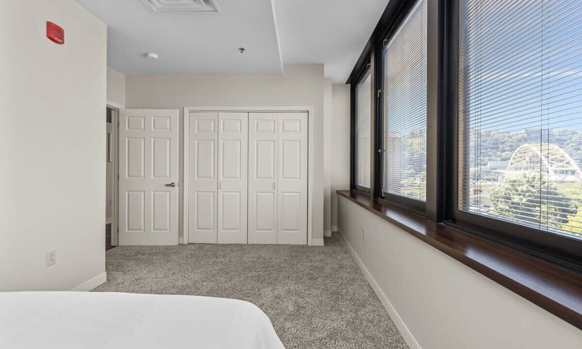 Photo of Bedroom in Downtown Pittsburgh