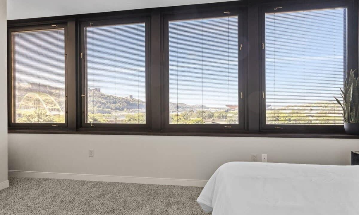 Photo of Bedroom in Downtown Pittsburgh