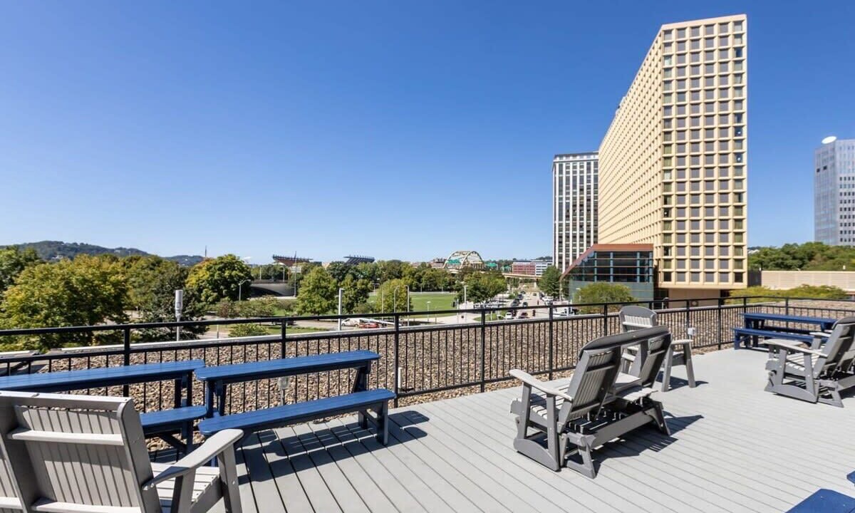 Photo of Patio Balcony in Downtown Pittsburgh