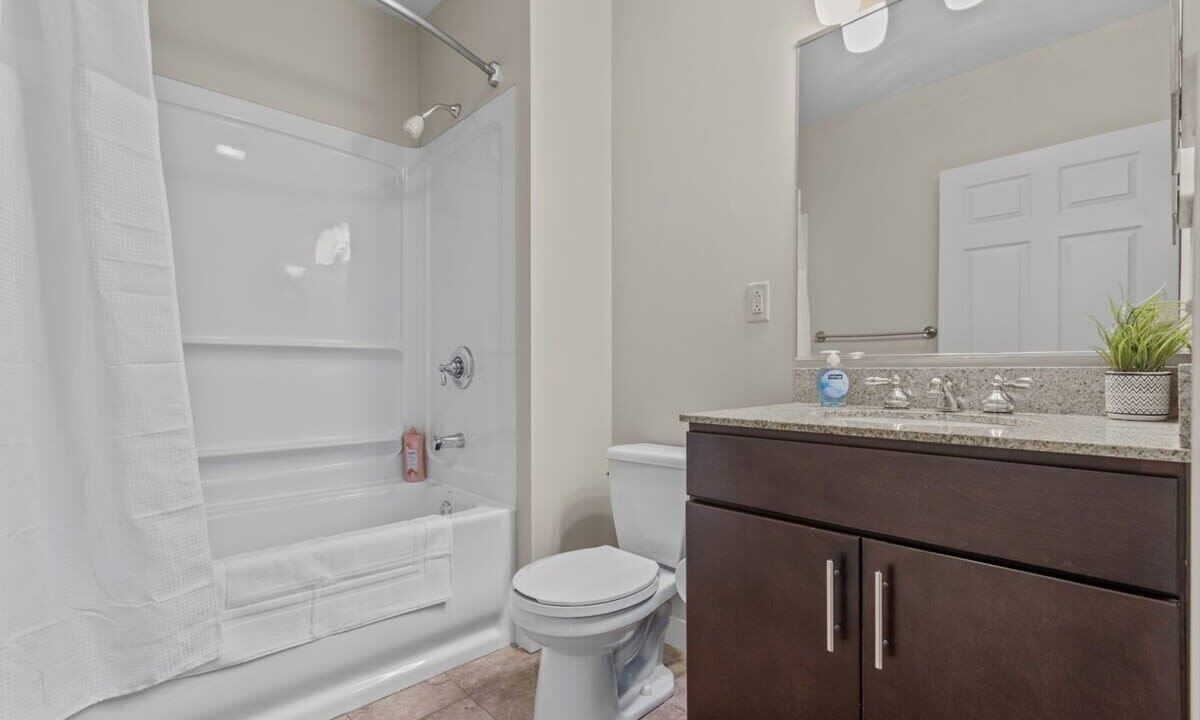 Photo of Bathroom in Downtown Pittsburgh