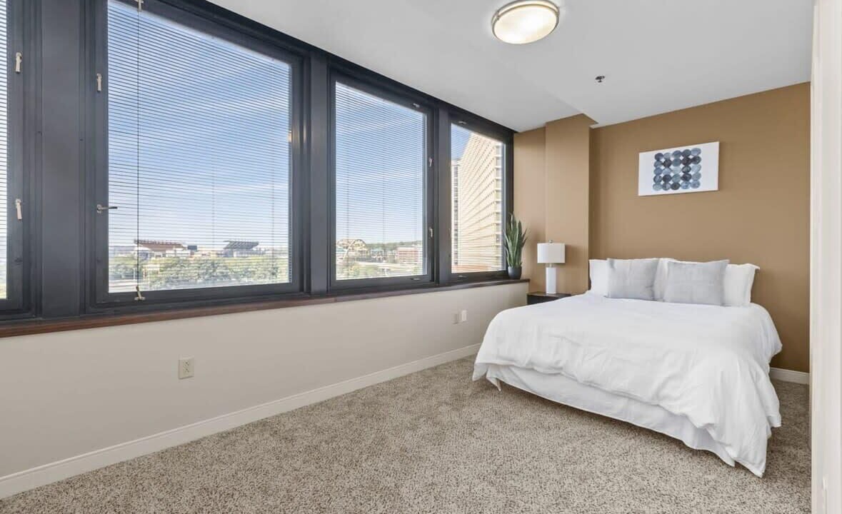 Photo of Bedroom in Downtown Pittsburgh