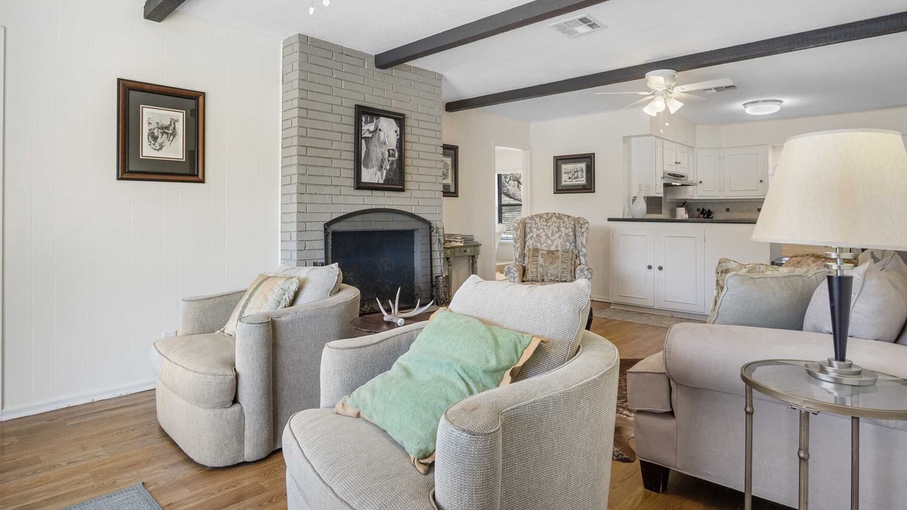 Photo of Livingroom in Bandera
