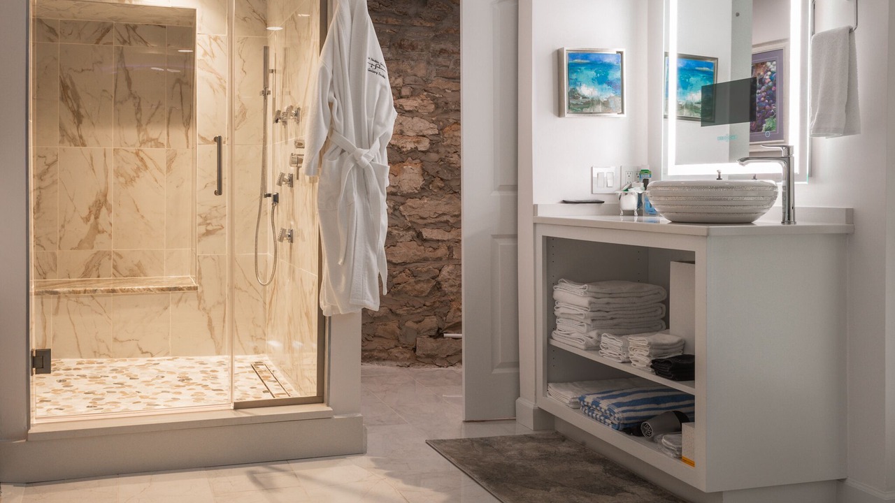 Photo of Bathroom in Eureka Springs Historic District