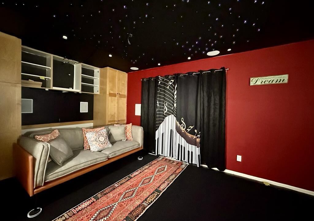 Photo of Livingroom in Ravensdale