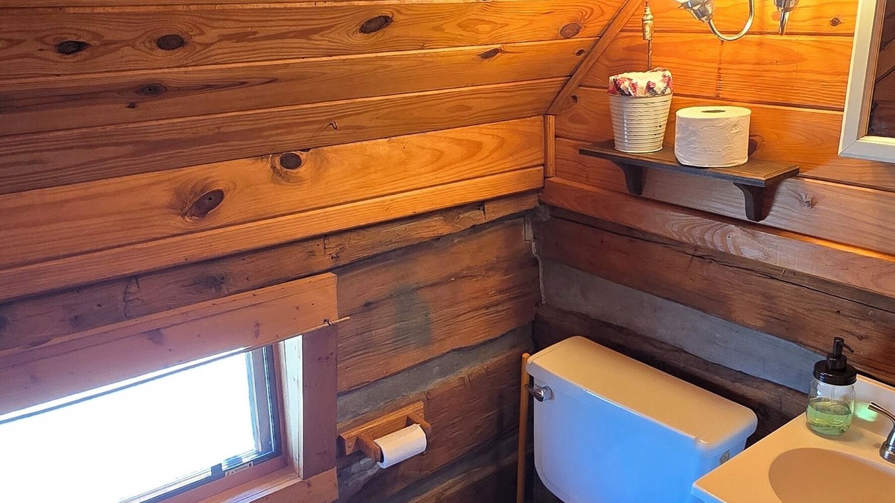 Photo of Bathroom in Morris Chapel