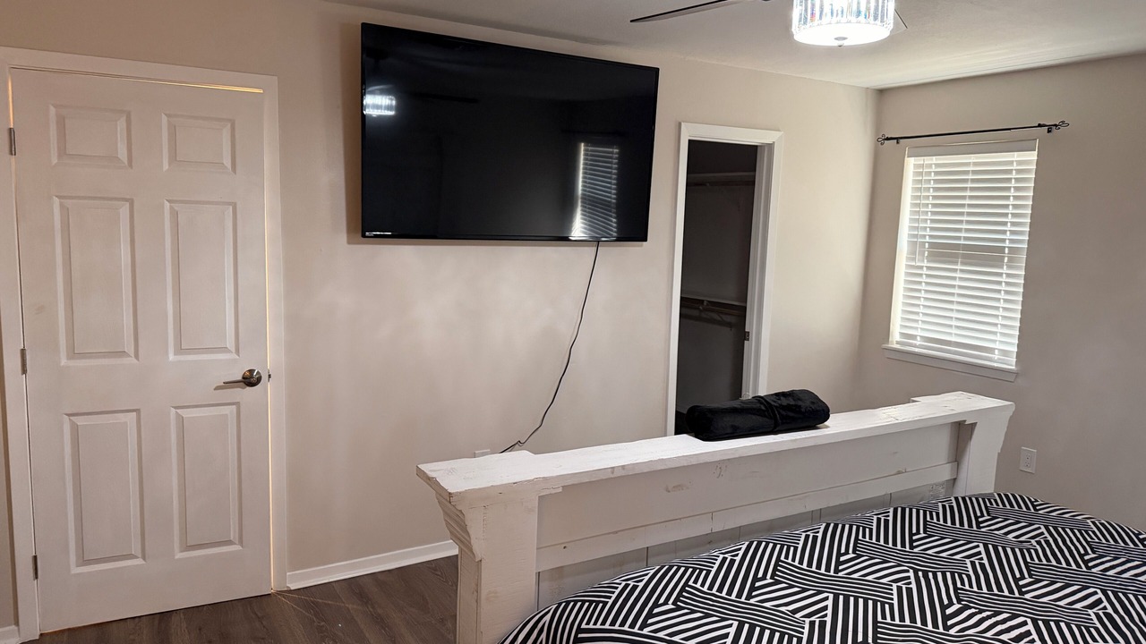 Photo of Bedroom in Crown Colony
