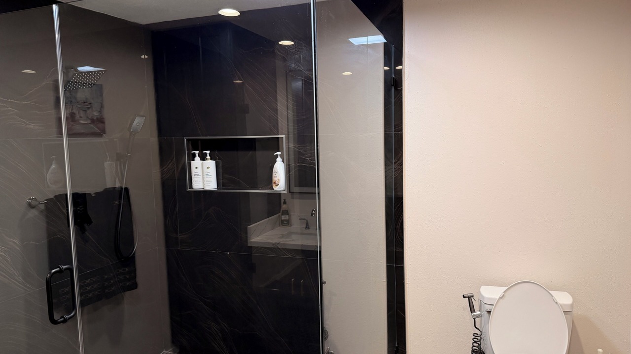 Photo of Bathroom in Crown Colony