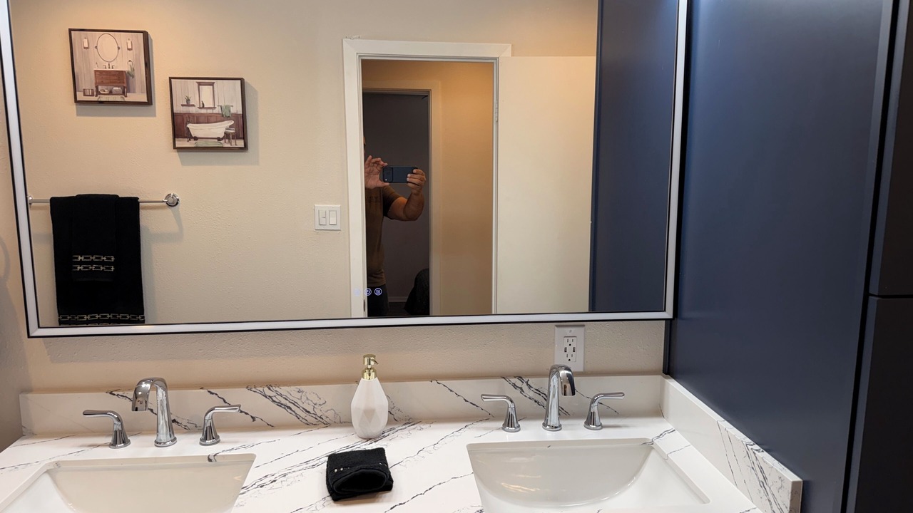Photo of Bathroom in Crown Colony