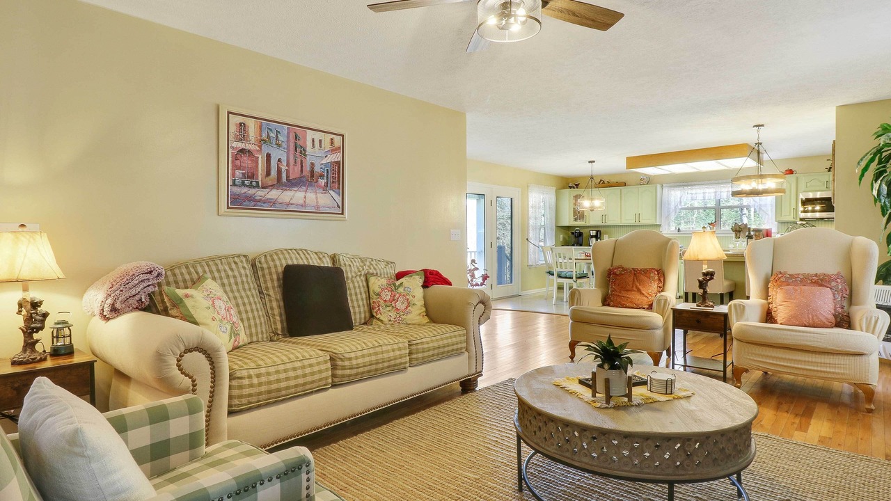 Photo of Livingroom in Murphy