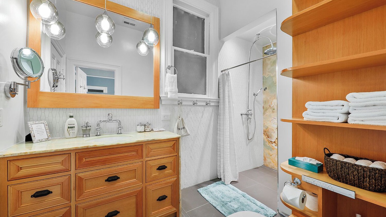 Photo of Bathroom in Hayes Valley