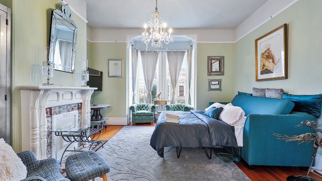 Photo of Livingroom in Hayes Valley