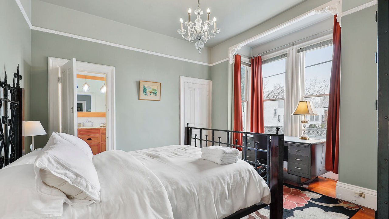 Photo of Bedroom in Hayes Valley