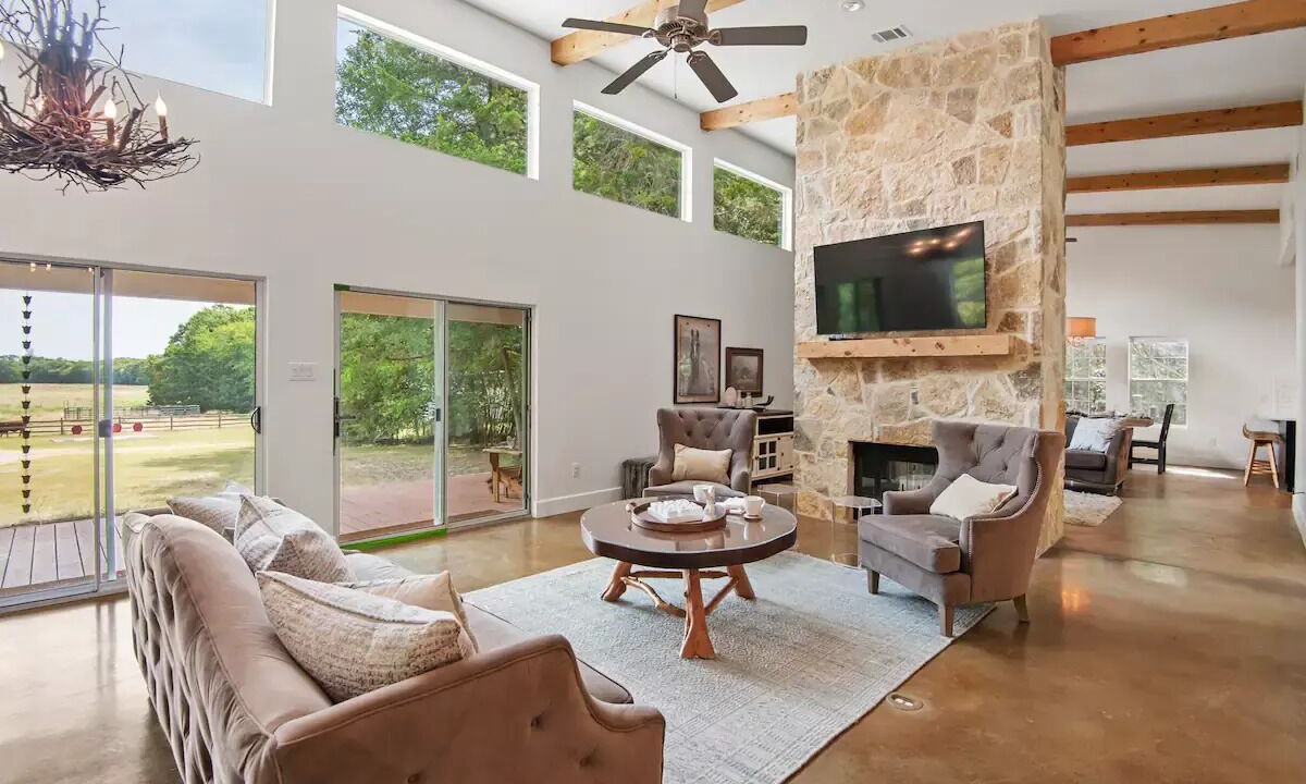 Photo of Livingroom in Red Oak