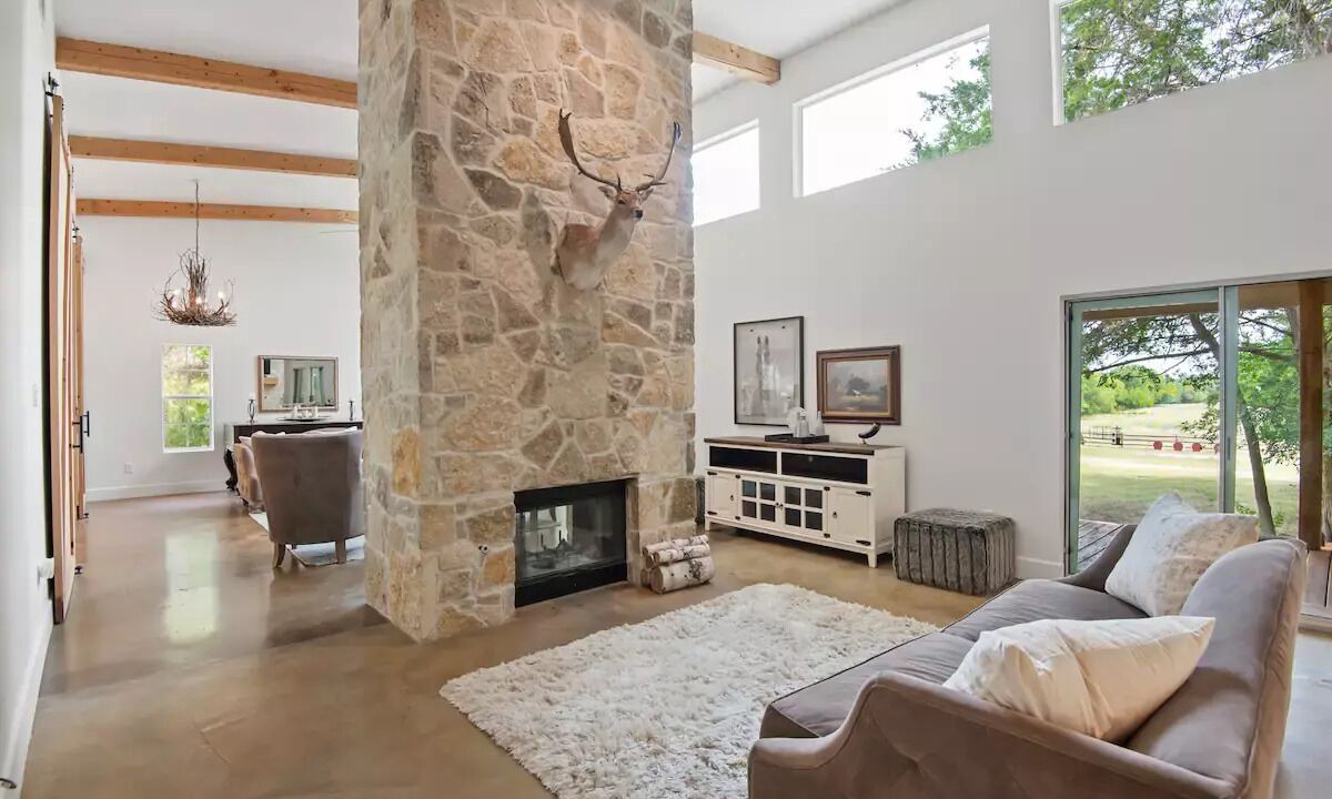 Photo of Livingroom in Red Oak