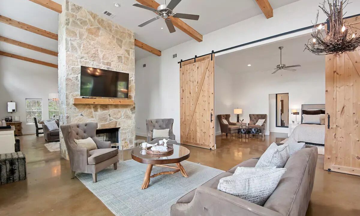 Photo of Livingroom in Red Oak