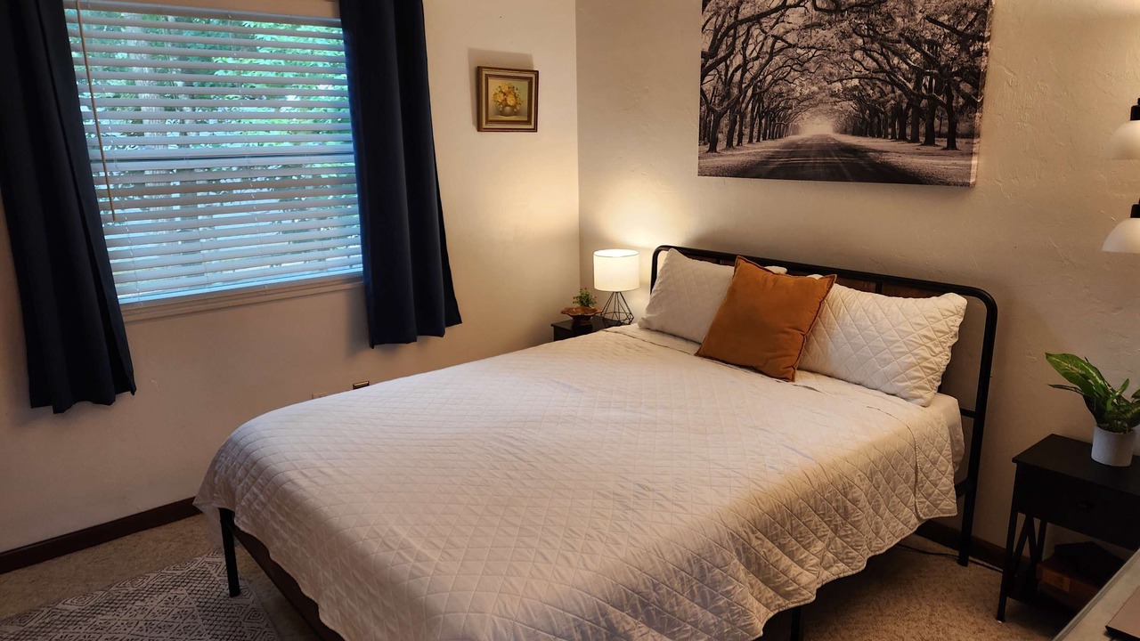 Photo of Bedroom in Tallahassee