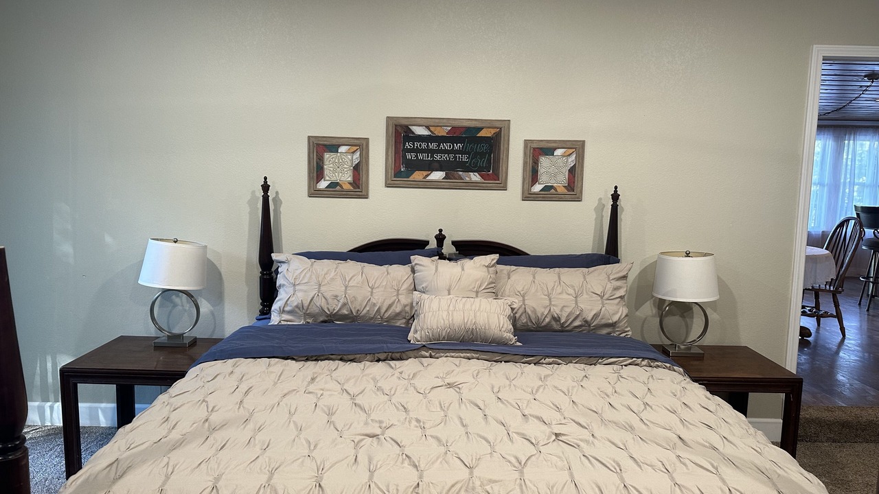 Photo of Bedroom in Mammoth Spring