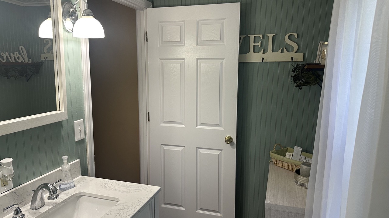 Photo of Bathroom in Mammoth Spring